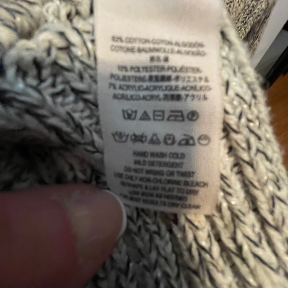 Free People gray turtleneck sweater.  Size xs - Picture 3 of 3